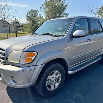 2004 Toyota Sequoia SR5 Sport Utility 4D