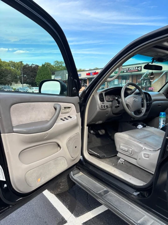 2004 Toyota Sequoia 1st Gen - Image 5 of 10