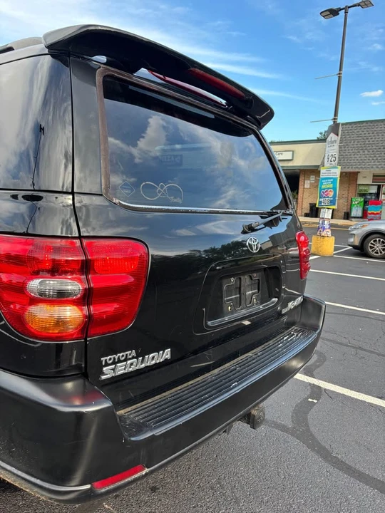 2004 Toyota Sequoia 1st Gen - Image 10 of 10