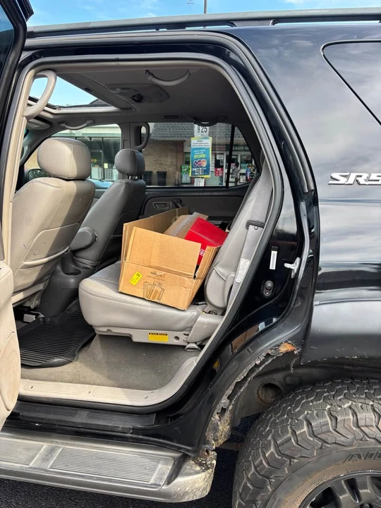2004 Toyota Sequoia 1st Gen - Image 9 of 10