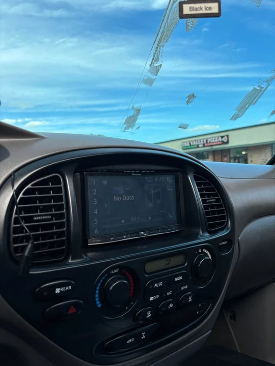 2004 Toyota Sequoia 1st Gen - Image 7 of 10