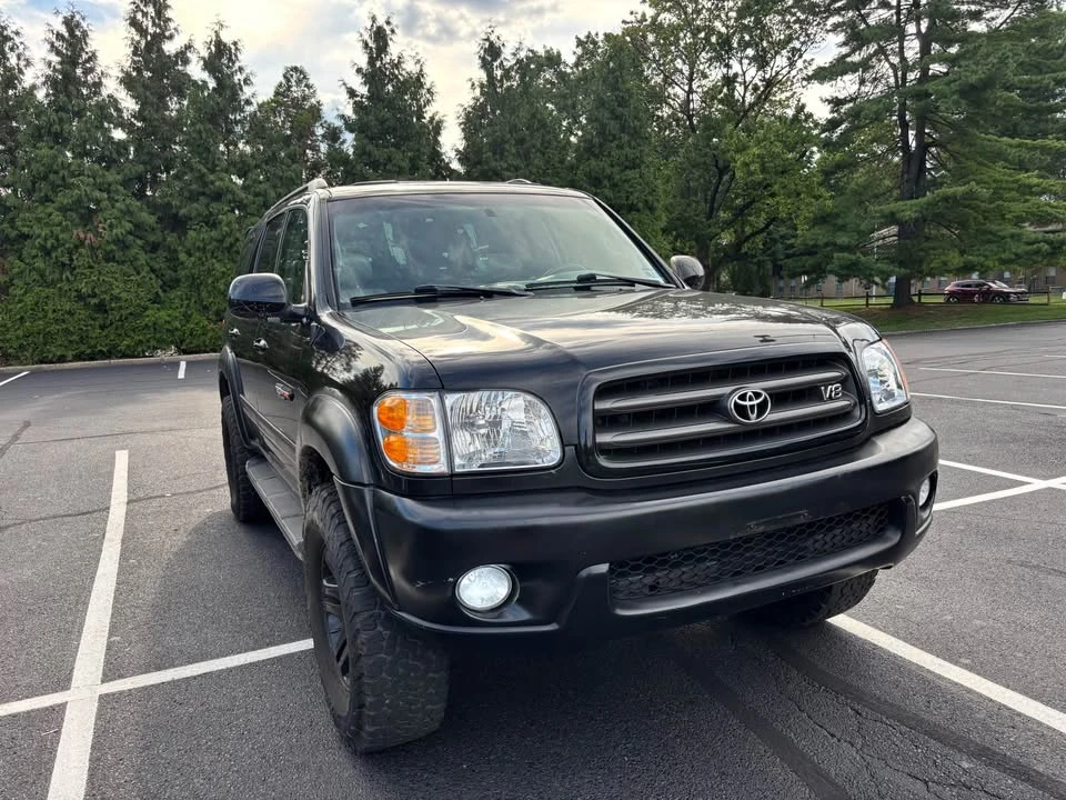 2004 Toyota Sequoia 1st Gen - Image 2 of 10