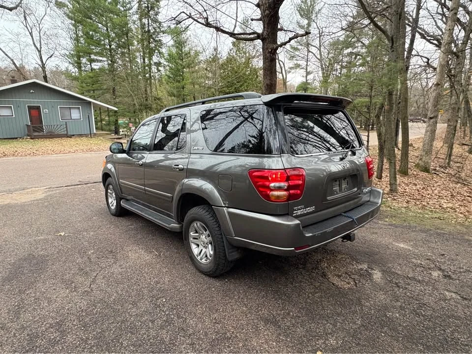 2004 Toyota Sequoia 1st Gen - Image 2 of 5