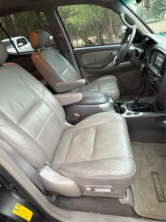 2004 Toyota Sequoia 1st Gen - Image 5 of 5
