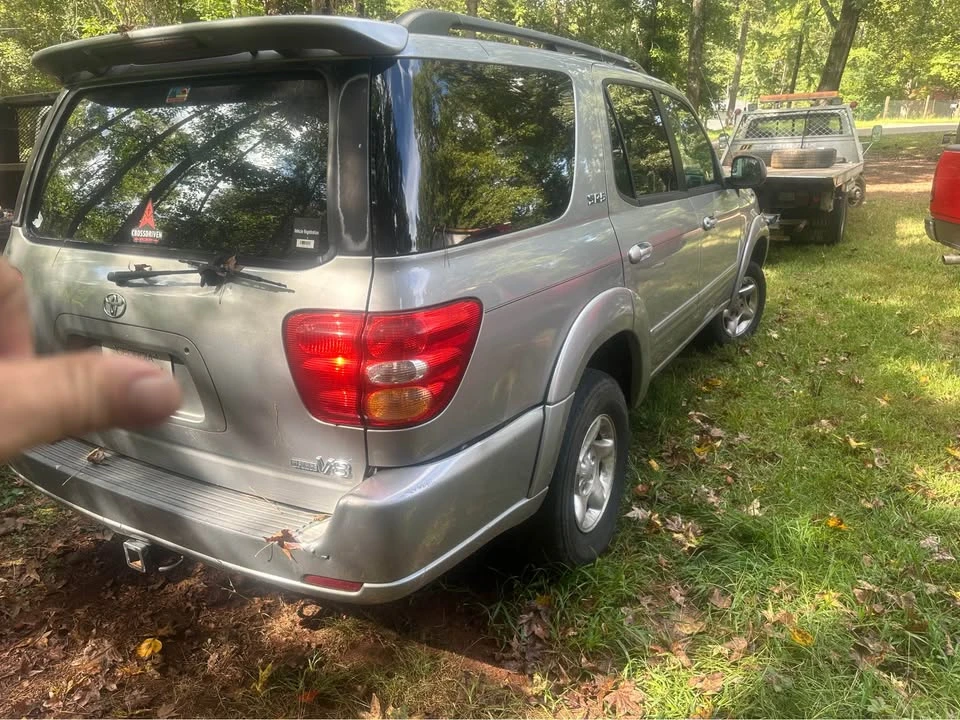 2004 Toyota Sequoia 1st Gen - Image 2 of 2