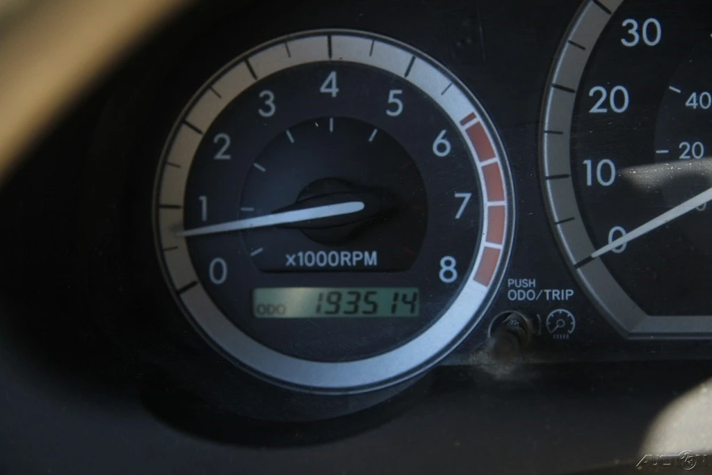 2004 Toyota Sienna 2nd Gen - Image 15 of 21