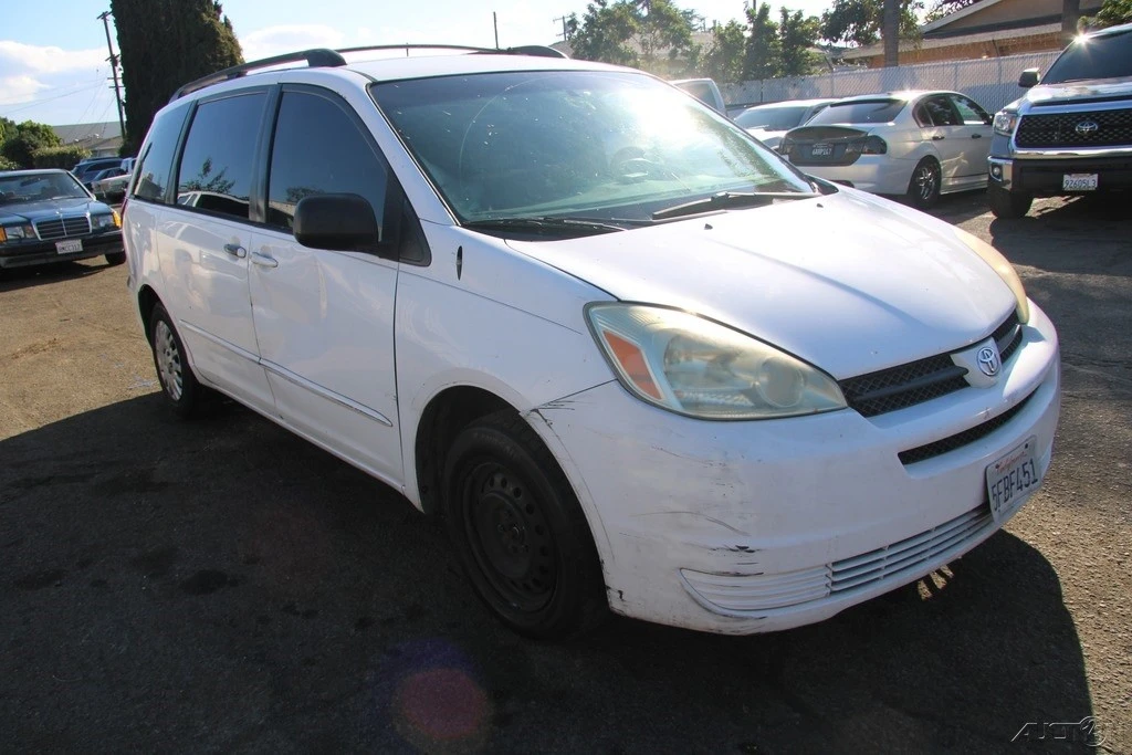 2004 Toyota Sienna 2nd Gen - Image 8 of 21