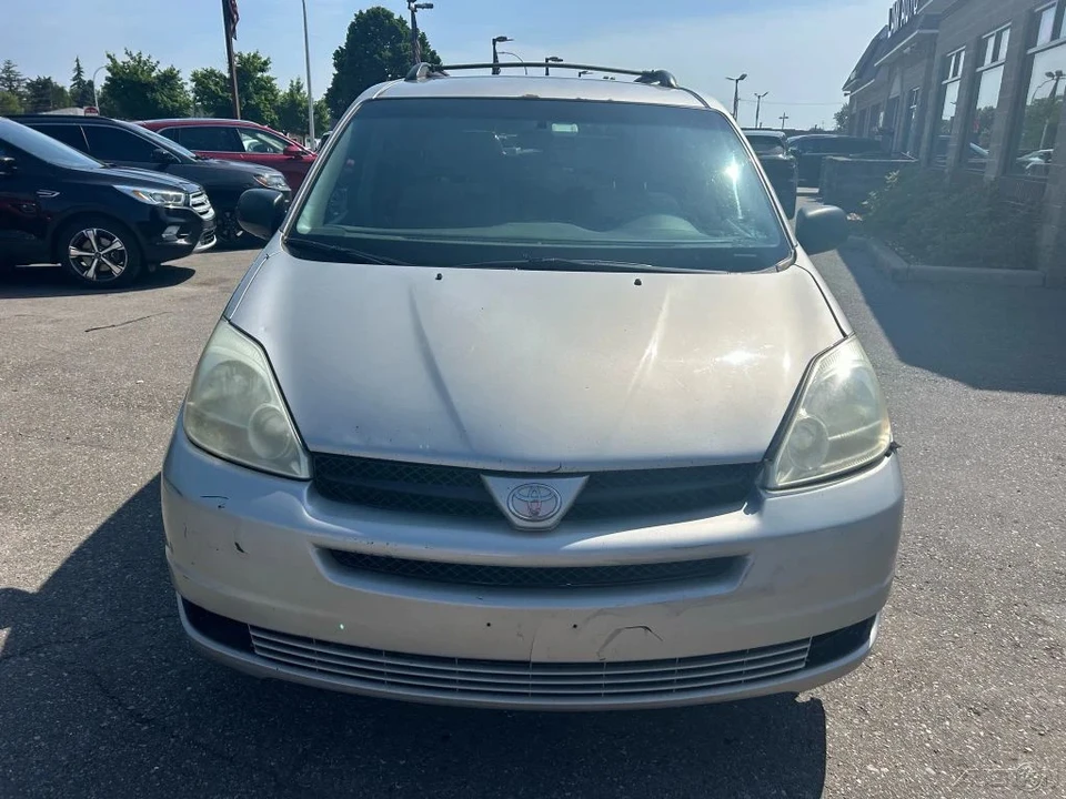 2004 Toyota Sienna 2nd Gen - Image 2 of 12