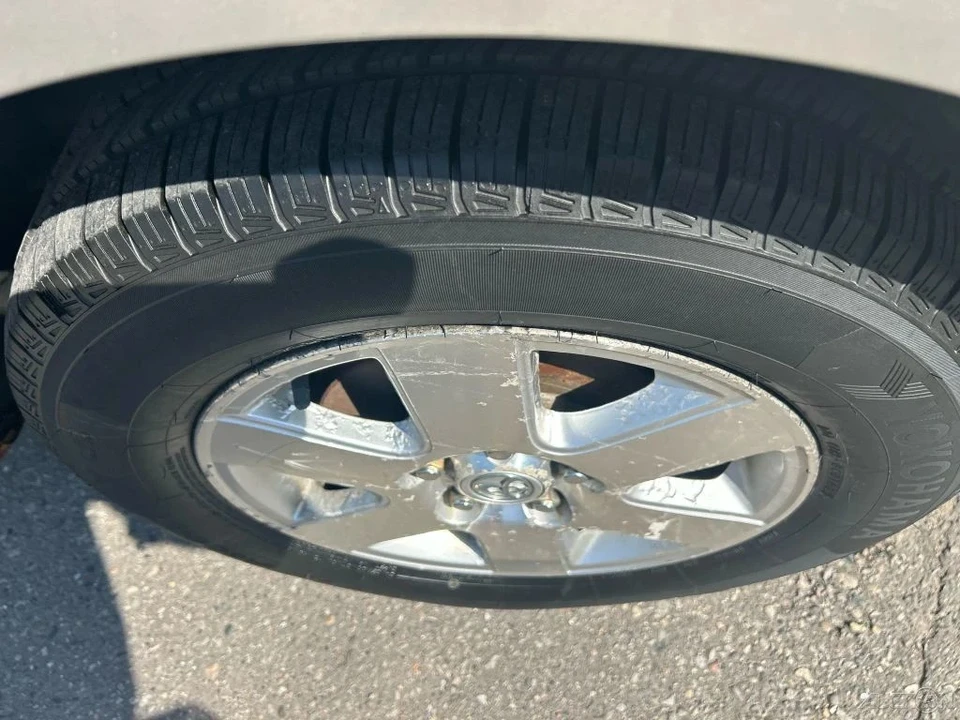 2004 Toyota Sienna 2nd Gen - Image 10 of 12