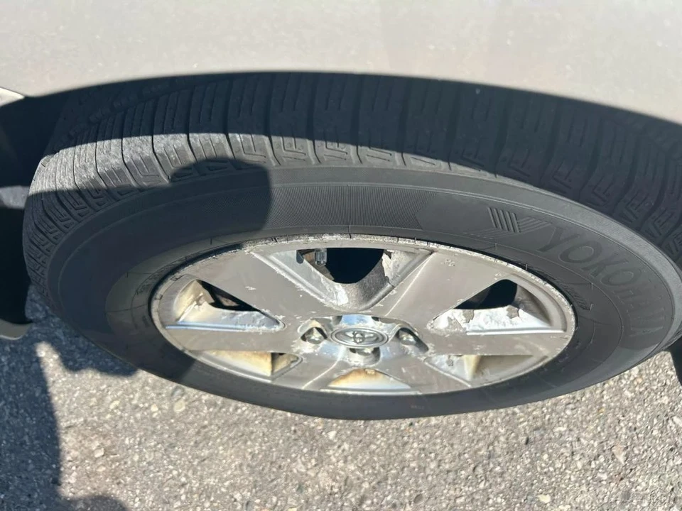 2004 Toyota Sienna 2nd Gen - Image 9 of 12