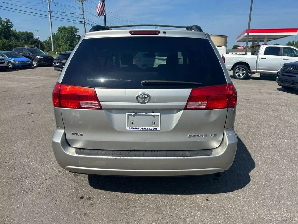 2004 Toyota Sienna 2nd Gen - Image 6 of 12