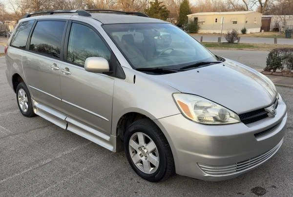 2004 Toyota Sienna 1st Gen - Image 10 of 21