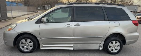 2004 Toyota Sienna 1st Gen - Image 5 of 21