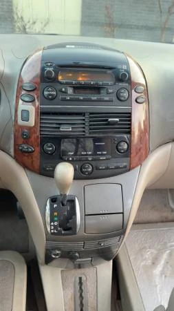 2004 Toyota Sienna 1st Gen - Image 16 of 21