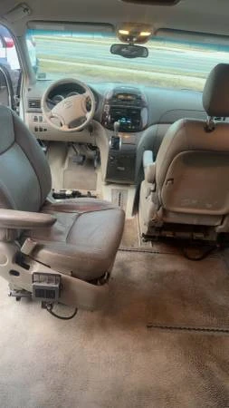 2004 Toyota Sienna 1st Gen - Image 15 of 21