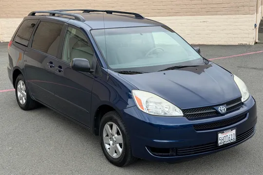 2004 Toyota Sienna LE