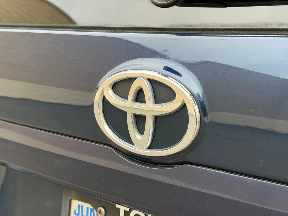 2004 Toyota Sienna 2nd Gen - Image 29 of 31