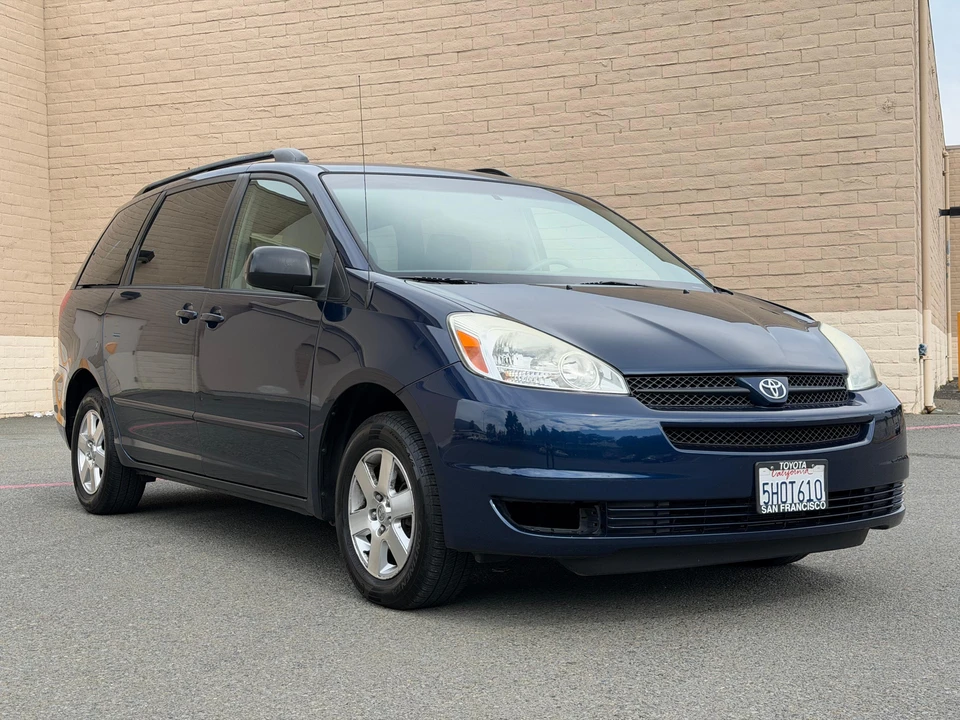 2004 Toyota Sienna 2nd Gen - Image 11 of 31