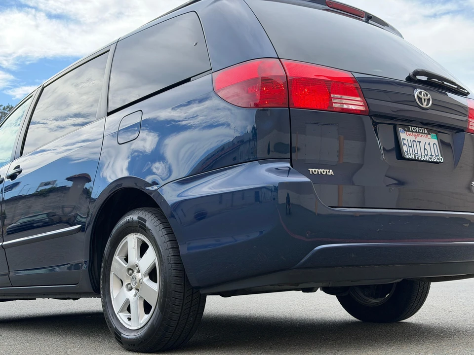 2004 Toyota Sienna 2nd Gen - Image 23 of 31
