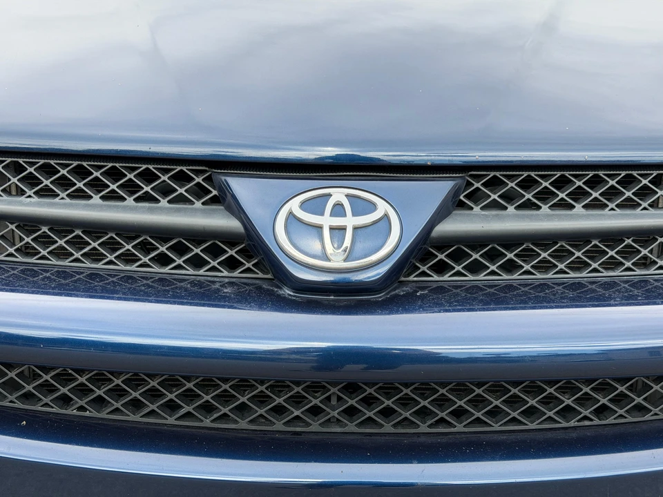 2004 Toyota Sienna 2nd Gen - Image 14 of 31