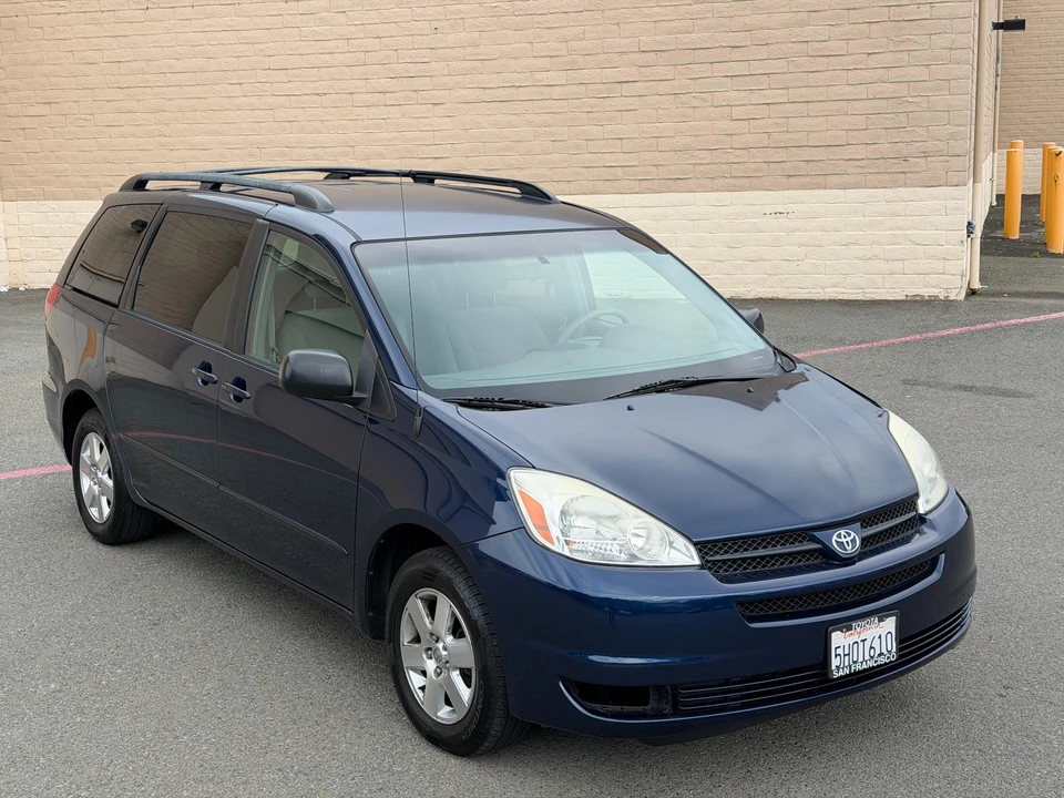 2004 Toyota Sienna 2nd Gen - Image 11 of 31