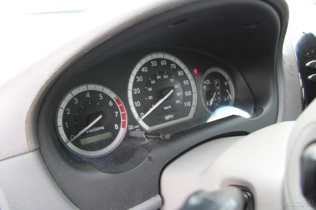 2004 Toyota Sienna 2nd Gen - Image 15 of 21
