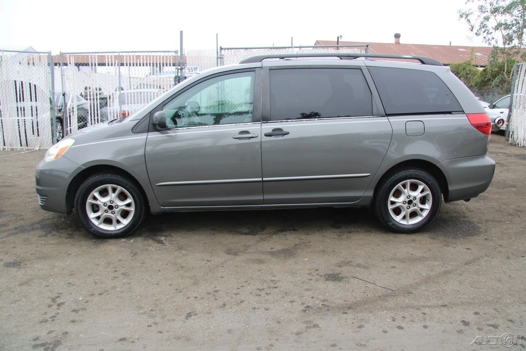 2004 Toyota Sienna 2nd Gen - Image 3 of 21