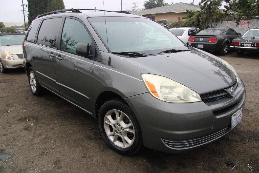 2004 Toyota Sienna 2nd Gen - Image 8 of 21