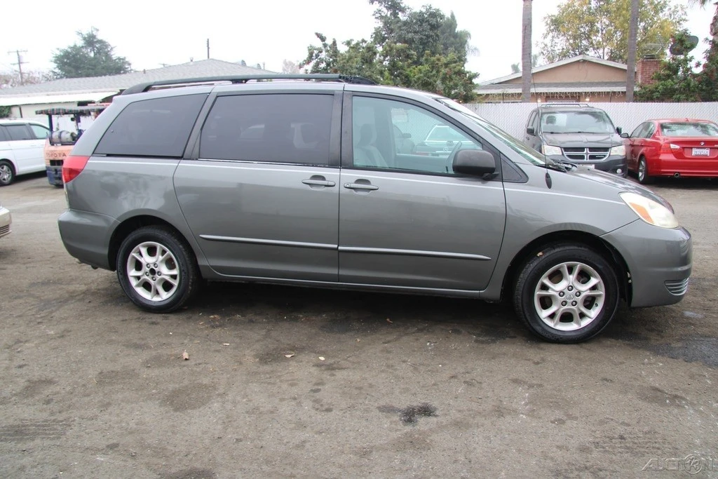2004 Toyota Sienna 2nd Gen - Image 7 of 21