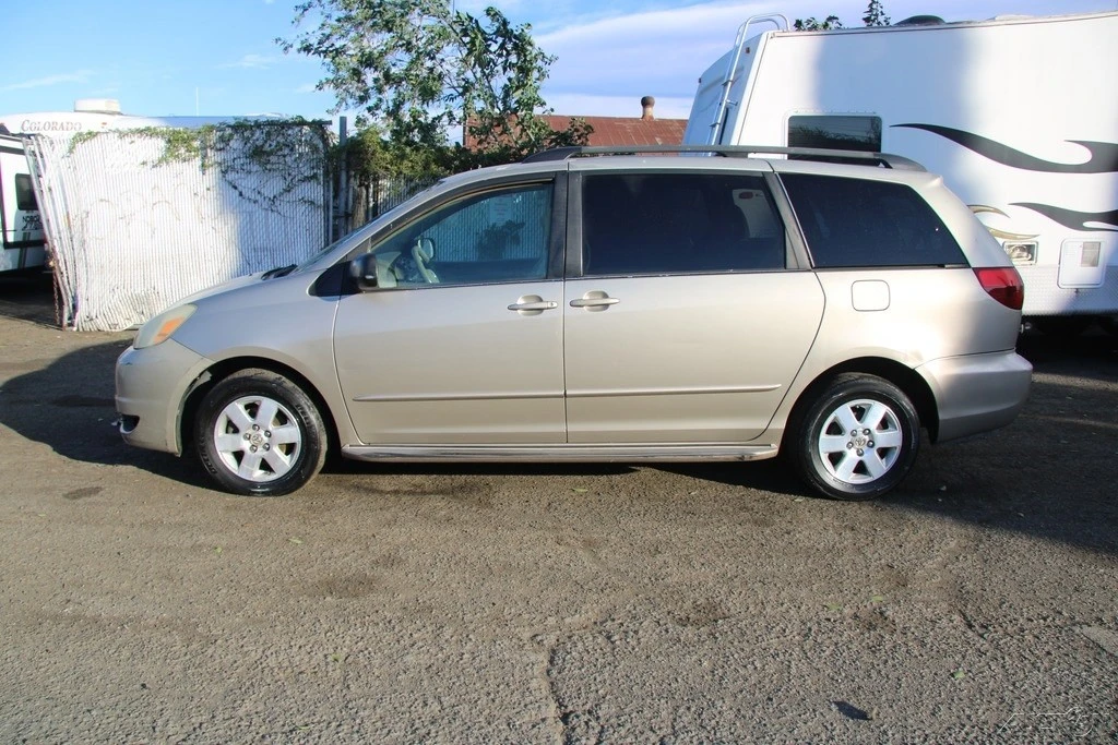 2004 Toyota Sienna 2nd Gen - Image 3 of 21