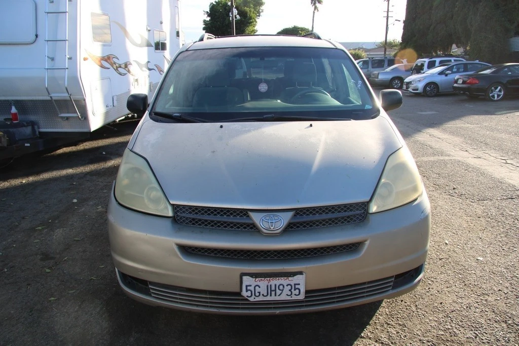 2004 Toyota Sienna 2nd Gen - Image 9 of 21