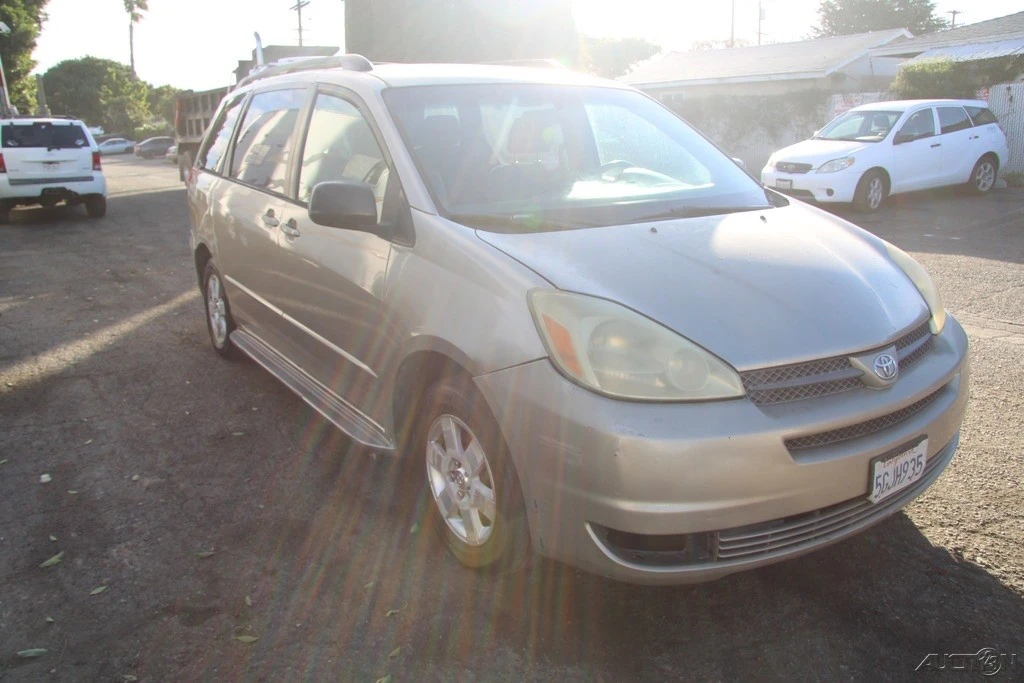 2004 Toyota Sienna 2nd Gen - Image 8 of 21