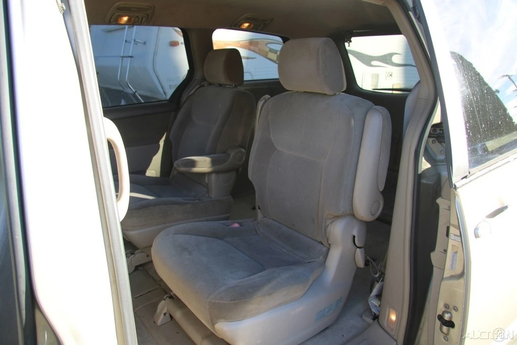 2004 Toyota Sienna 2nd Gen - Image 19 of 21