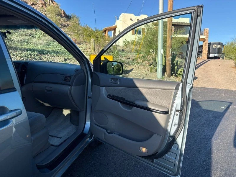 2004 Toyota Sienna 2nd Gen - Image 19 of 21