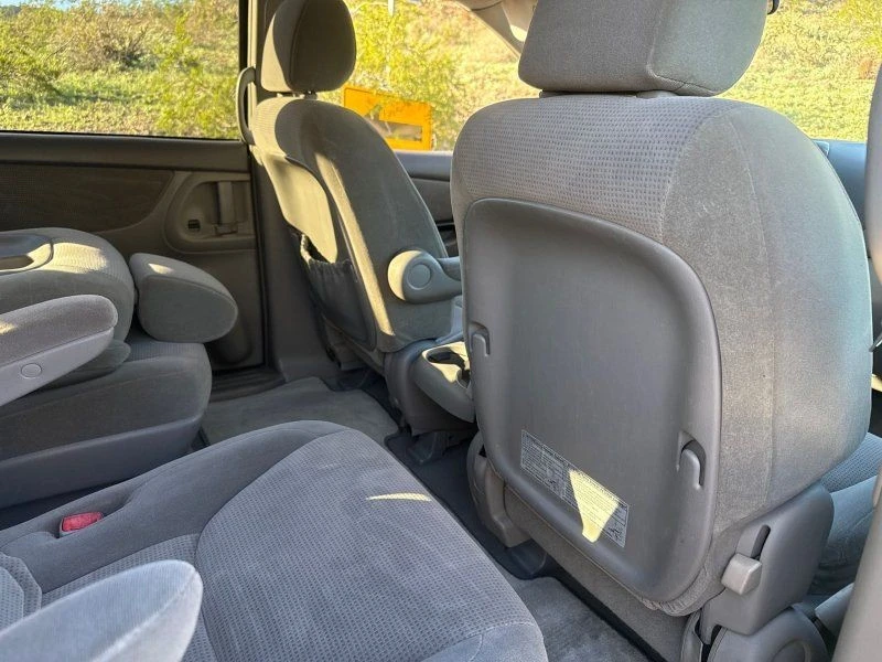 2004 Toyota Sienna 2nd Gen - Image 18 of 21