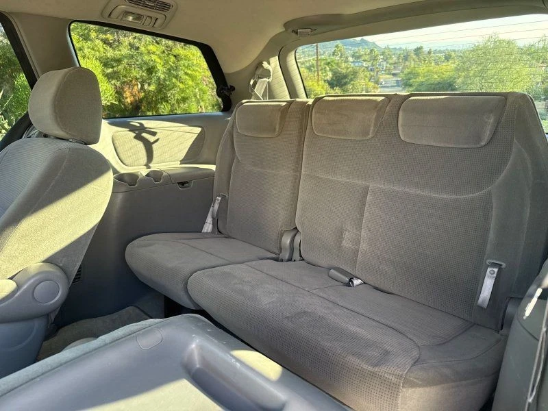 2004 Toyota Sienna 2nd Gen - Image 13 of 21