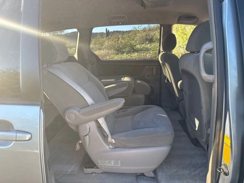 2004 Toyota Sienna 2nd Gen - Image 17 of 21