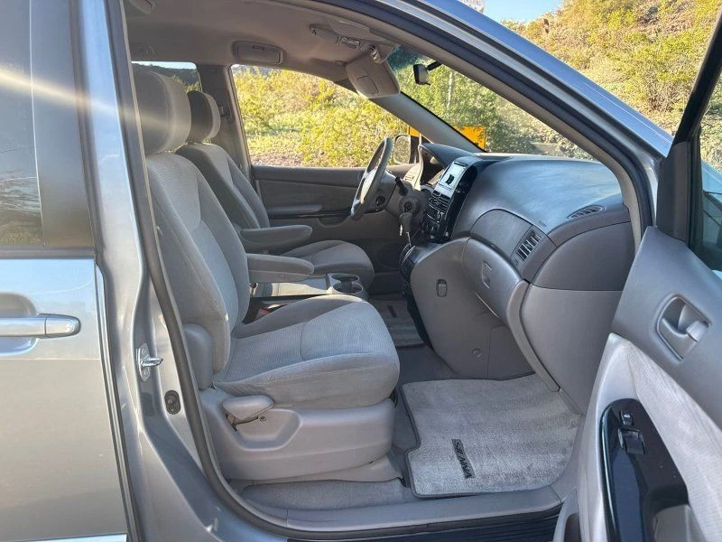 2004 Toyota Sienna 2nd Gen - Image 20 of 21
