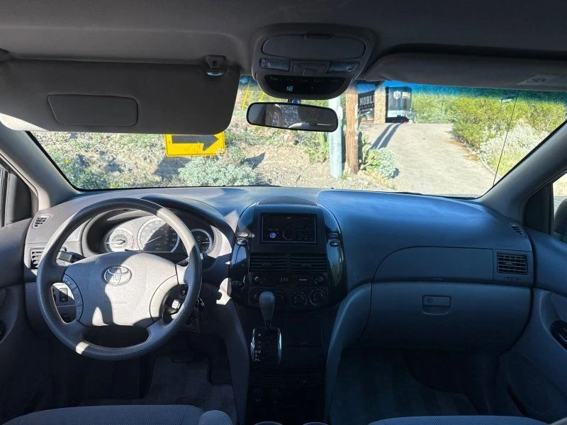 2004 Toyota Sienna 2nd Gen - Image 11 of 21