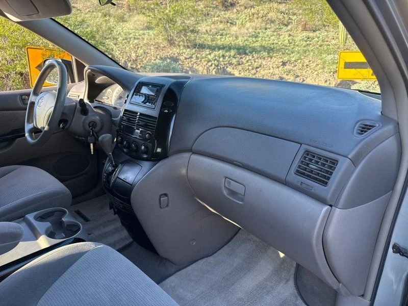2004 Toyota Sienna 2nd Gen - Image 21 of 21