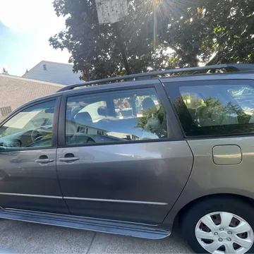 2004 Toyota Sienna LE