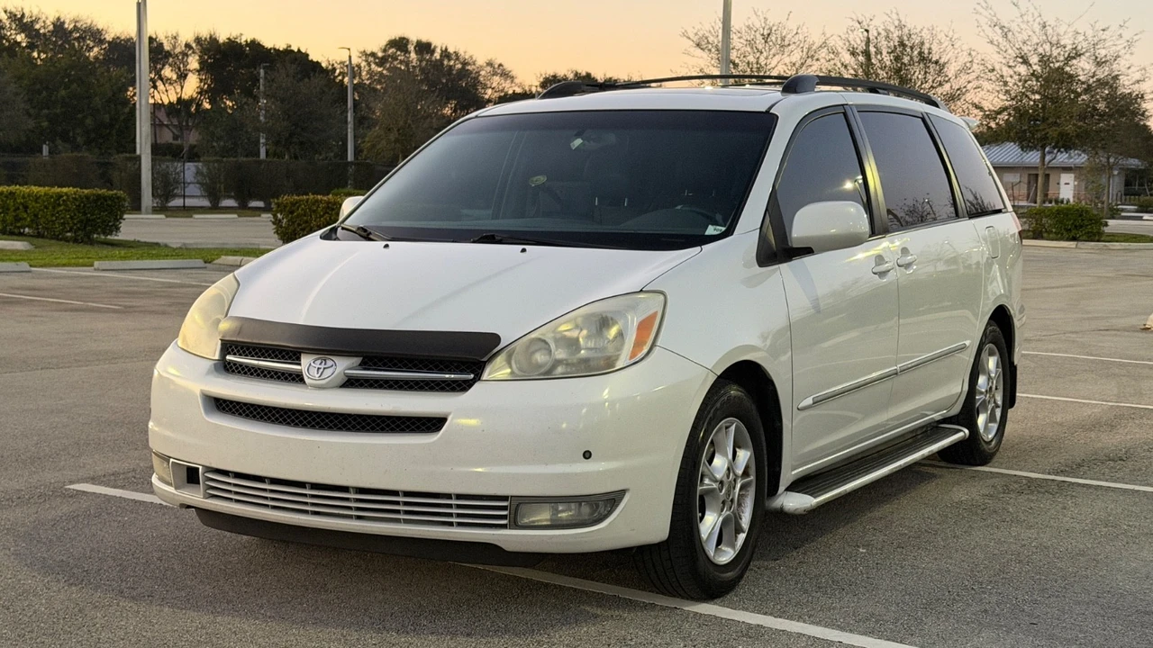 2004 Toyota Sienna 2nd Gen - Image 5 of 20