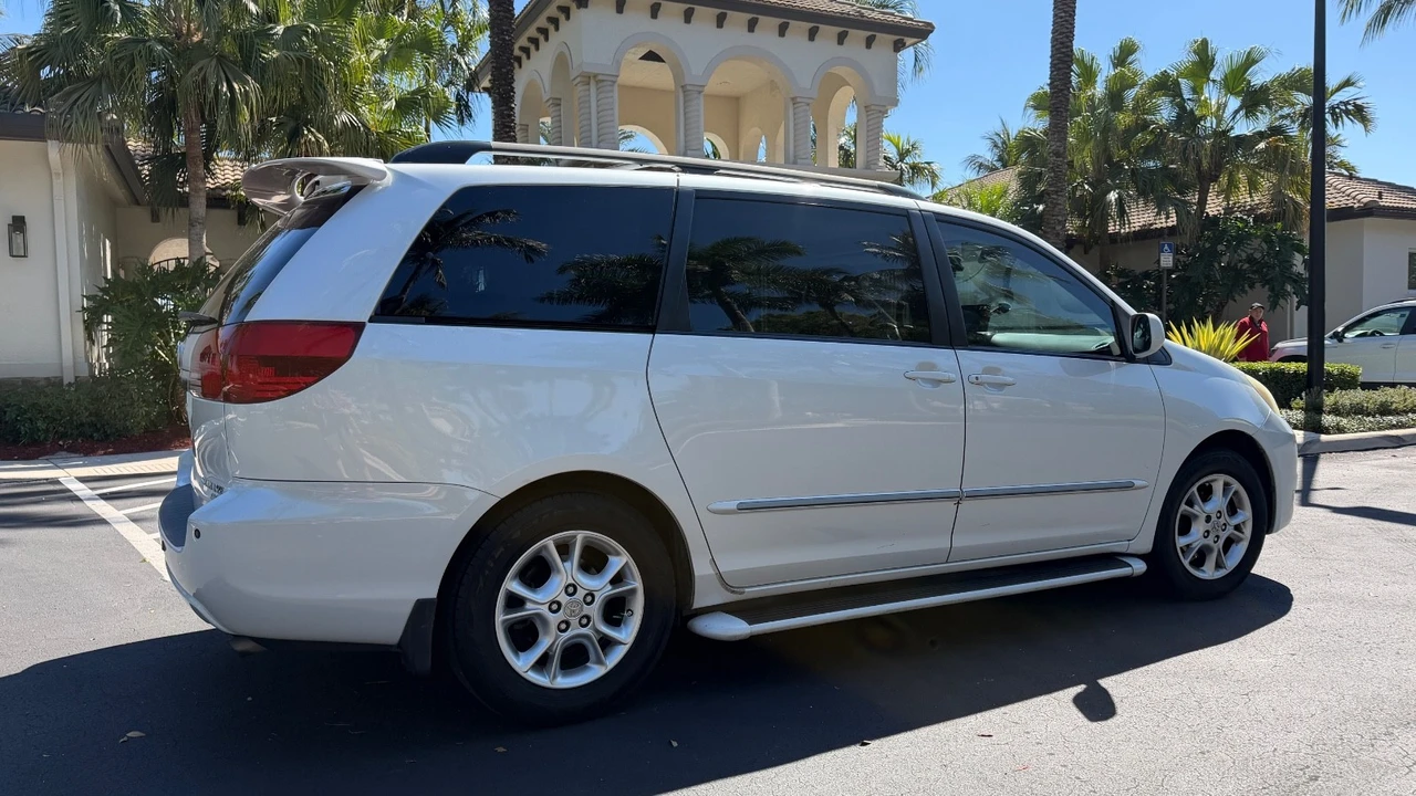 2004 Toyota Sienna 2nd Gen - Image 19 of 20