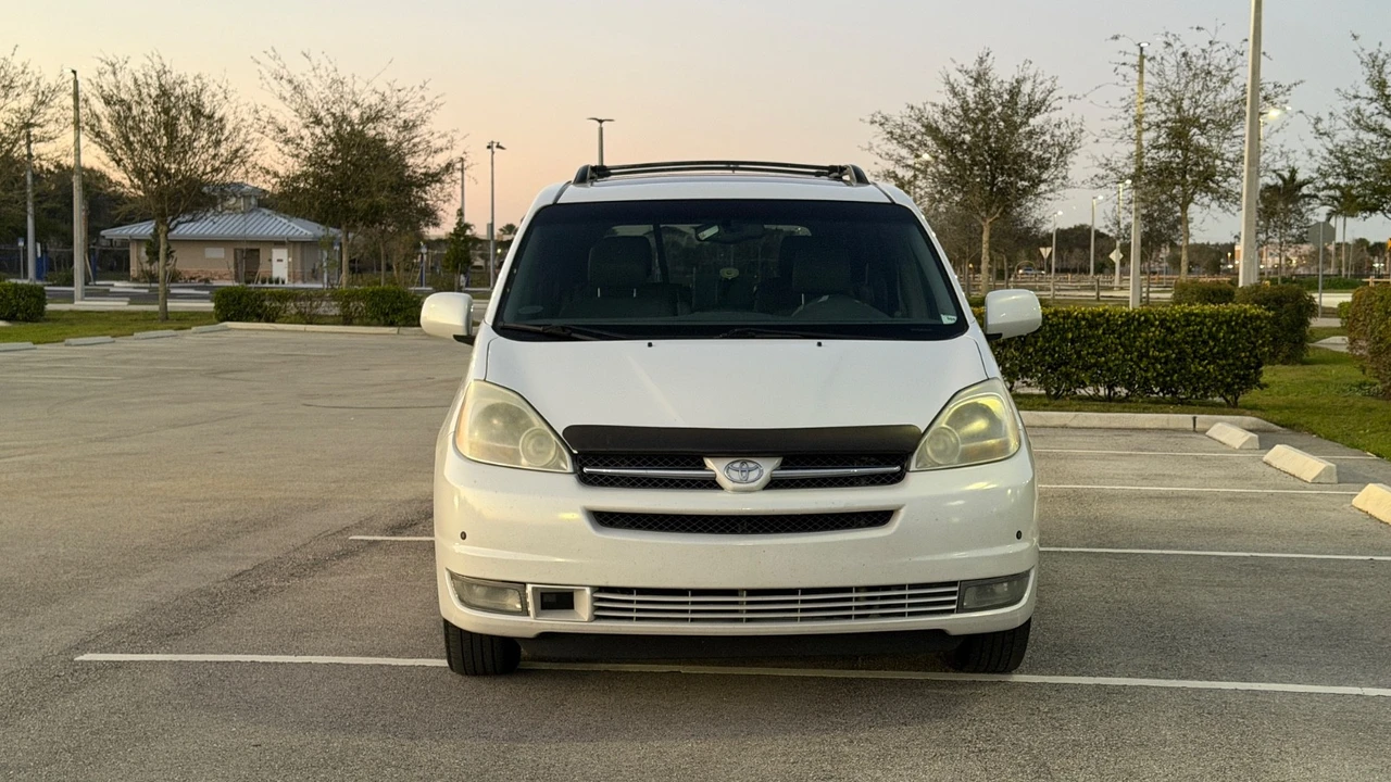 2004 Toyota Sienna 2nd Gen - Image 4 of 20