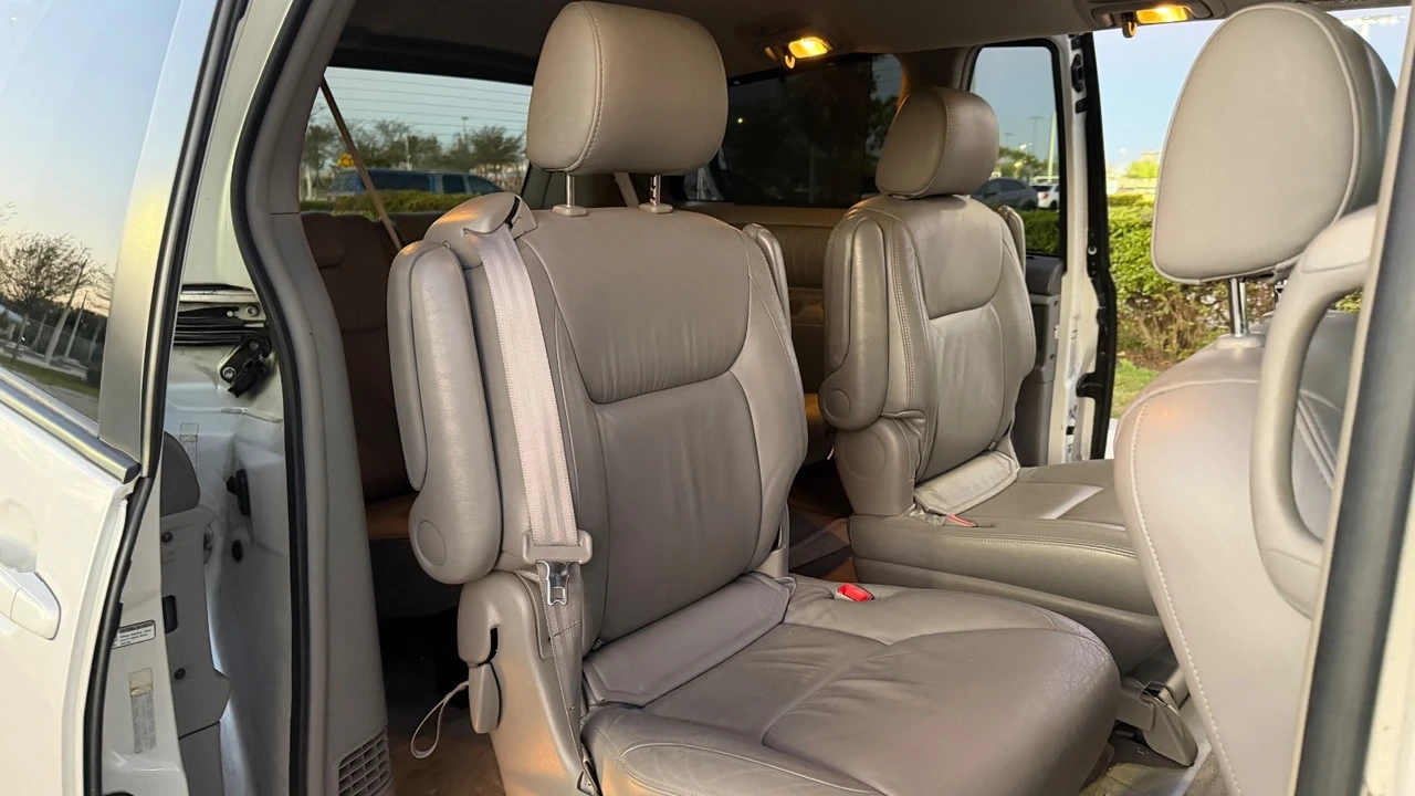 2004 Toyota Sienna 2nd Gen - Image 13 of 20
