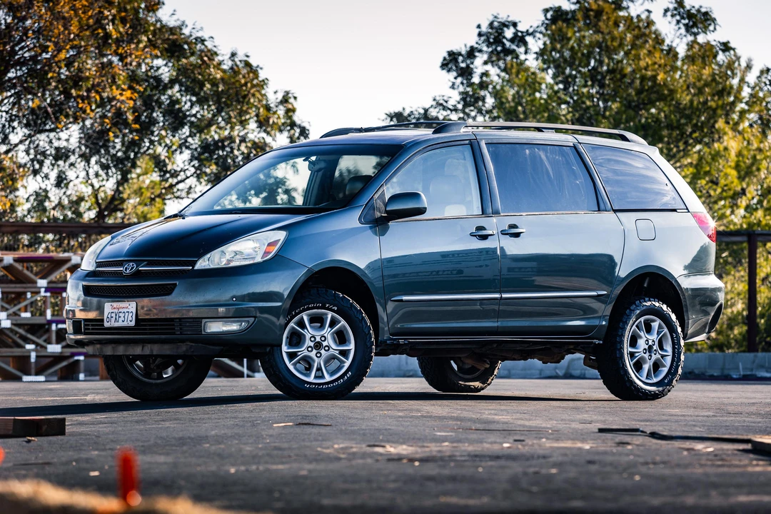 2004 Toyota Sienna 2nd Gen - Image 11 of 31