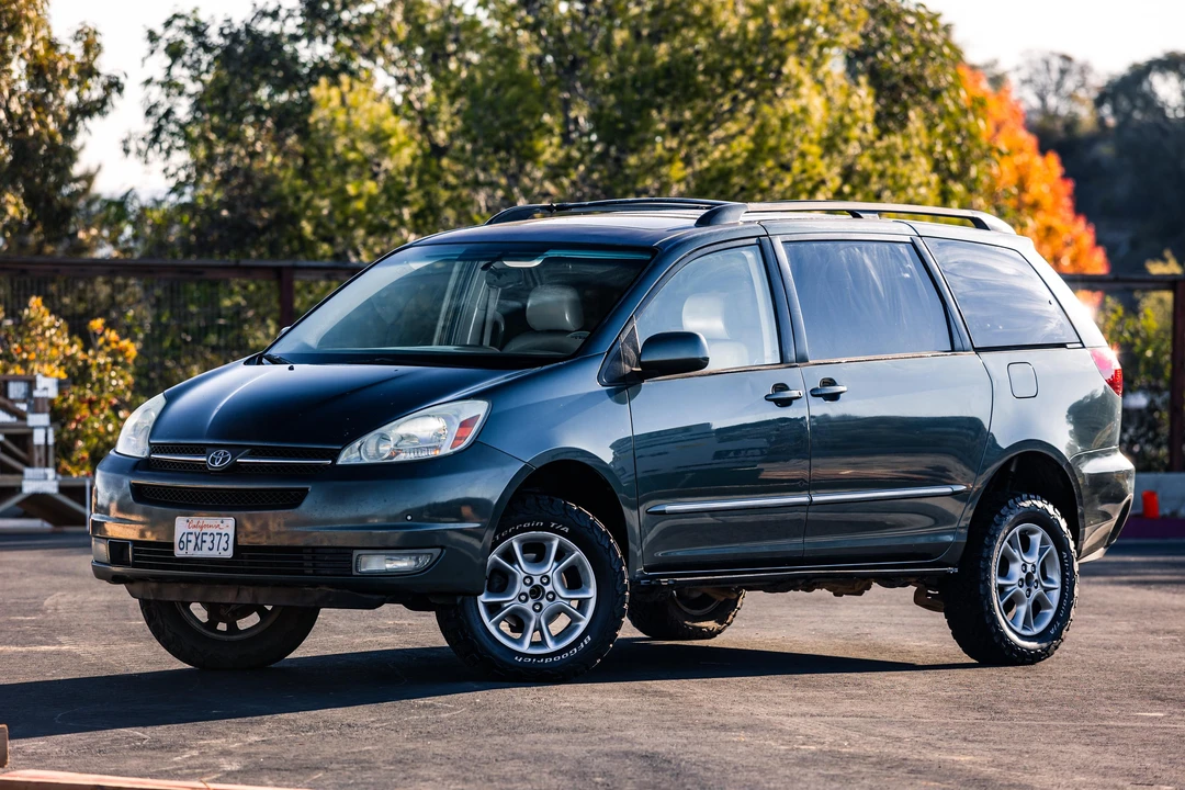 2004 Toyota Sienna 2nd Gen - Image 10 of 31