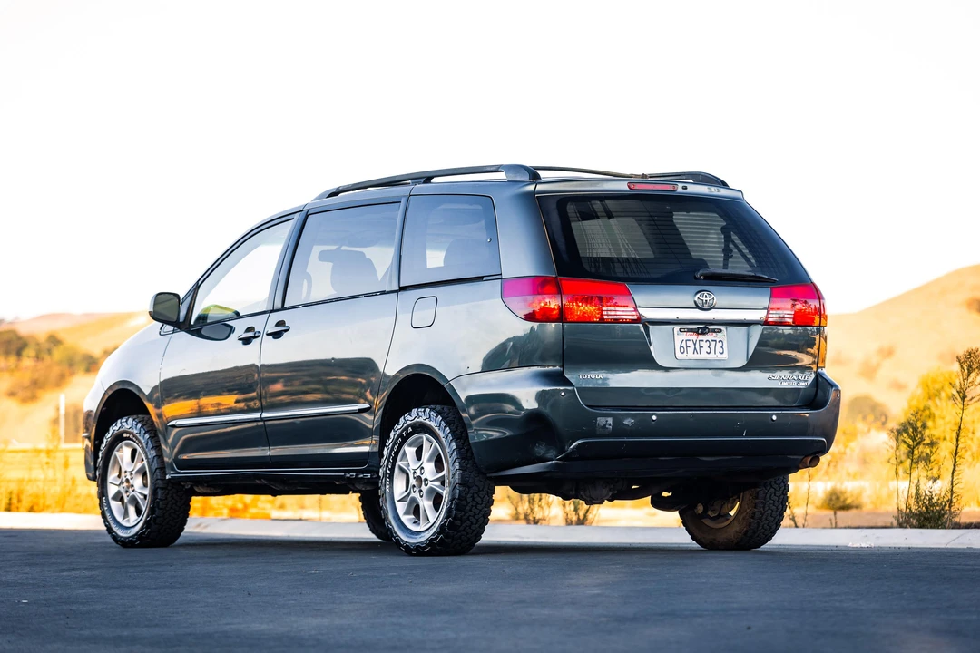 2004 Toyota Sienna 2nd Gen - Image 15 of 31