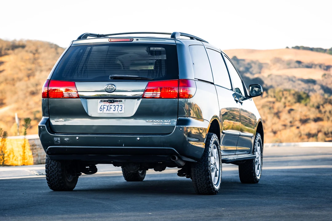 2004 Toyota Sienna 2nd Gen - Image 16 of 31