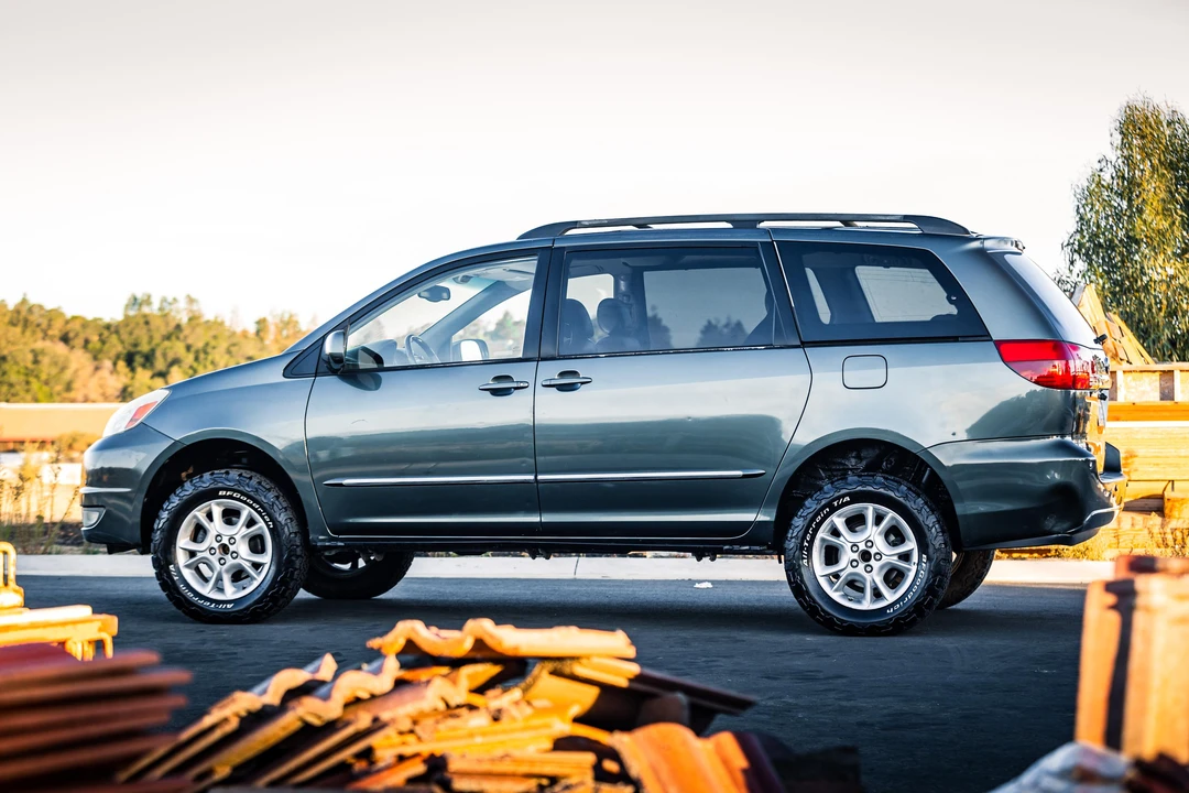 2004 Toyota Sienna 2nd Gen - Image 13 of 31